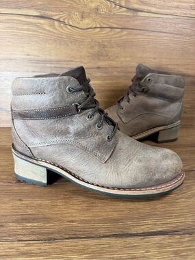 CAT Caterpillar ‘Missy’ Work Boots Block Heel‎ Women’s Size 9.5 Leather Shoes